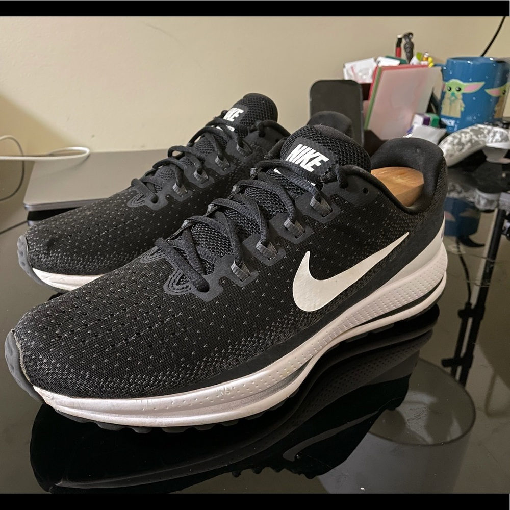 Nike Zoom Vomero 13 men’s running shoe (sz11)